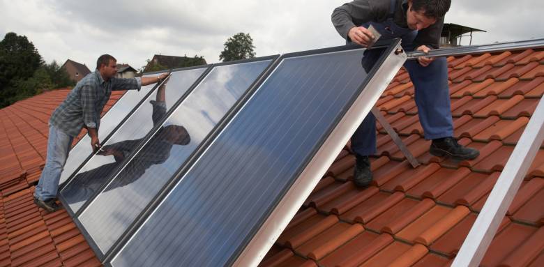 Aides à la rénovation énergétique 2023 - installation de panneaux solaires - Bourg-en-Bresse 01