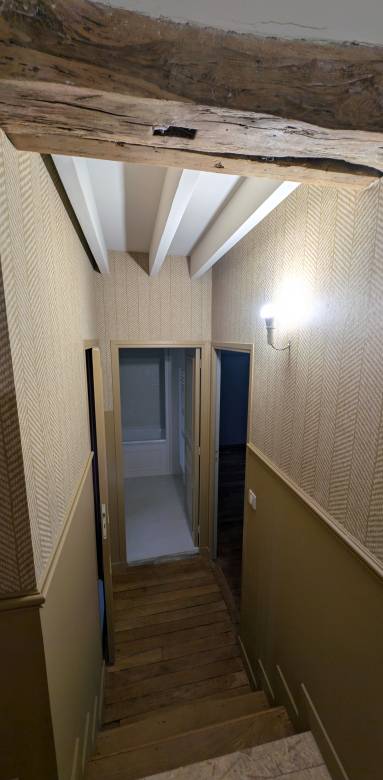 Illustration couloir avec moulure