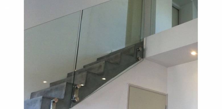 Garde-corps transparent