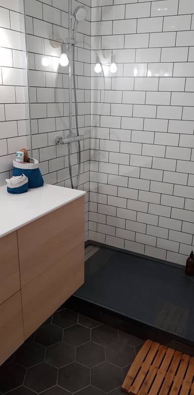 Optimisation espace salle de bain - douche à l'italienne dans un petit espace - Bourg-en-Bresse 01