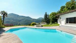 Piscine avec liner en bois