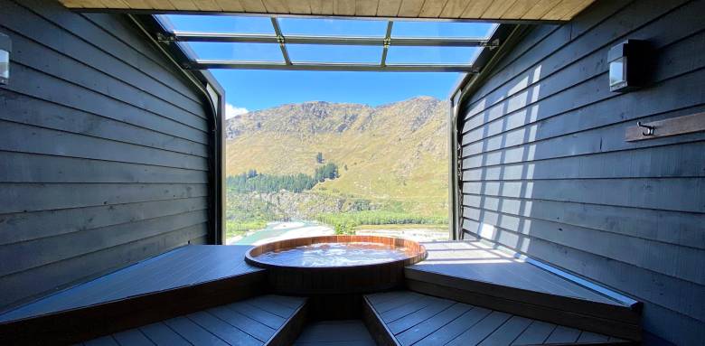 jacuzzi