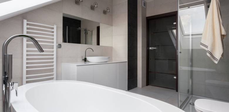 salle de bain couleur neutre, moderne