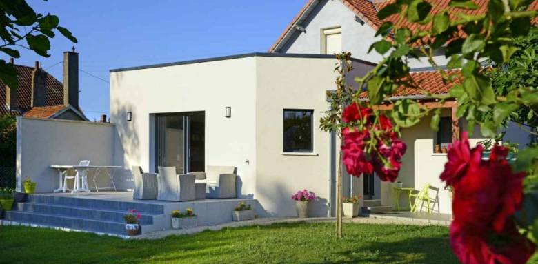 Extension de maison - terrassier 77, maçon 77, plaquiste 77, plâtrier 77, électricien 77, plombier 77, carreleur 77, peintre intérieur 77, décorateur intérieur 77, façadier 77, menuisier 77, étanchéiste 77, charpentier 77, couvreur 77