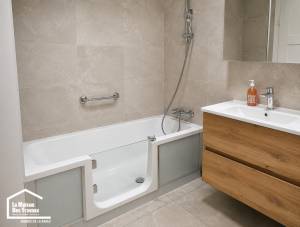 Baignoire à porte pour salle de bain PMR