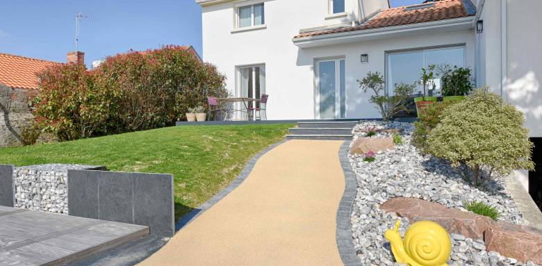 Rénovation de jardin avec maçonnerie paysagère et création d'un jardin rocaille - Valence 26