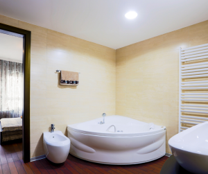 Installer un jacuzzi dans une salle de bains Poissy