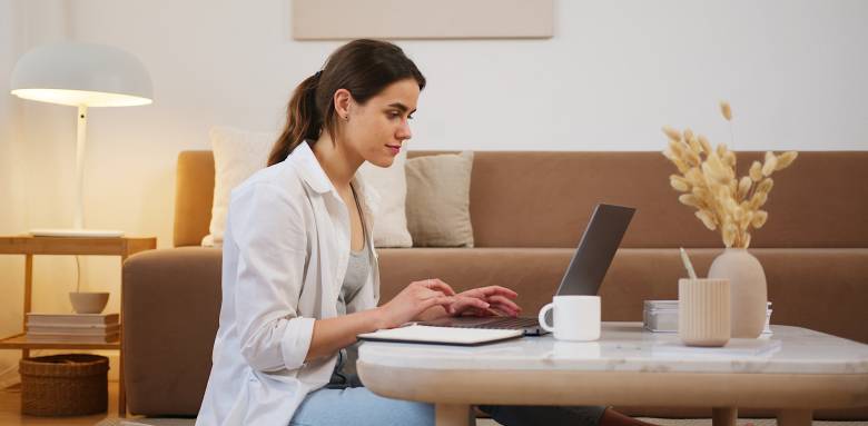 Un coin bureau dans son salon, pourquoi pas?