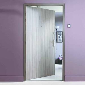 Bloc-porte en bois anti-effraction