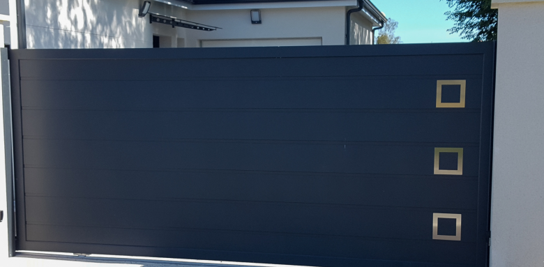 Battant, coulissant, motorisé... Quel portail choisir pour votre maison ?