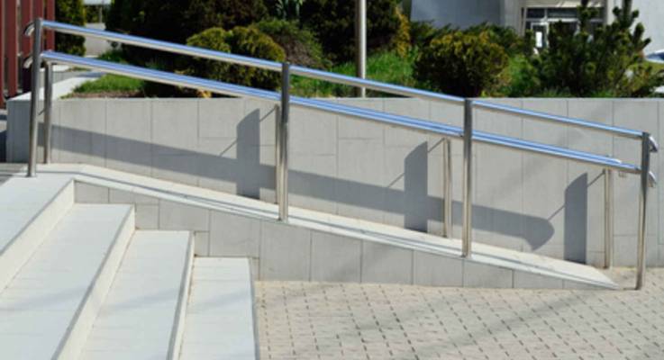 Mise en accessibilité handicapé - rampe d'accès