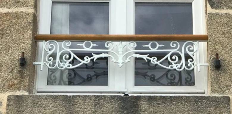 Garde-corps fonte et bois style haussmannien