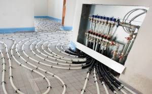 Installer un plancher chauffant à Tours.