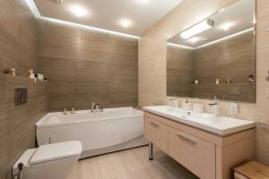 Éclairage optimisé dans une salle de bain Parisienne