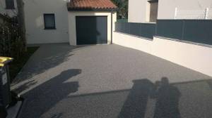 Allée de jardin en dur