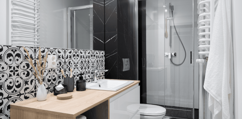 Rénover une petite salle de bain : astuces et étapes pour gagner en confort