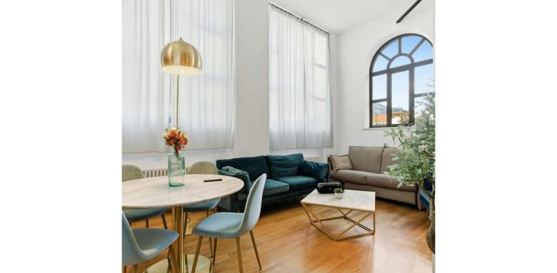 Comment gagner en luminosité dans une maison sombre ? - Truttemer-le-Grand 14500 