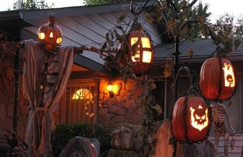 citrouille déco pour halloween devant maison