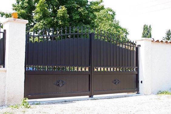 Choisir son portail battant en fer forgé - Le Raincy 93