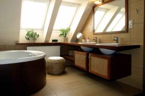 Aménager une salle de bain sous combles