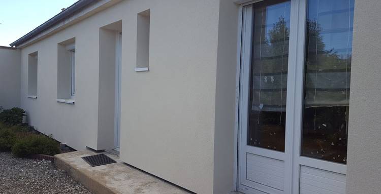 Rénovation d'une maison de plain-pied avec une ITE (isolation thermique extérieure)