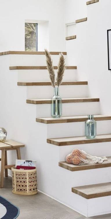 Bien choisir son escalier intérieur en béton avec revêtement en bois - Rochefort 17