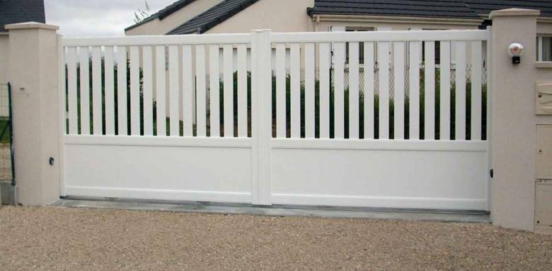 portail coulissant alu laqué blanc