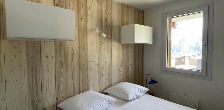 joli bardage bois dans une chambre, aux Deux Alpes
