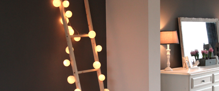 Déco poétique et bohème, enroulé autour d'une échelle