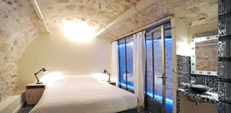 chambre aménagée en sous-sol - souplex