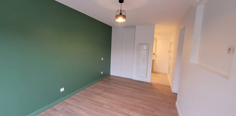 La nouvelle chambre et sa salle de douche