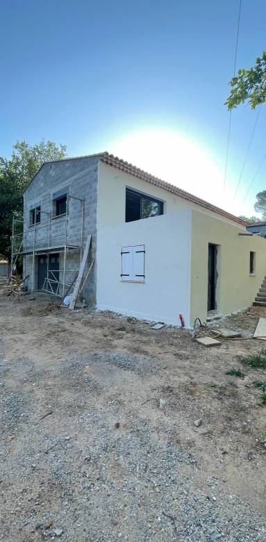 maison sur Saint-Julien le Montagnier La Maison Des Travaux de Manosque pour tout le gros œuvre d’une extension de maison.