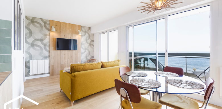 Papier peint dans le salon 