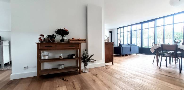 Lumineux et spacieux pour un nouvel espace de pièce à vivre 
