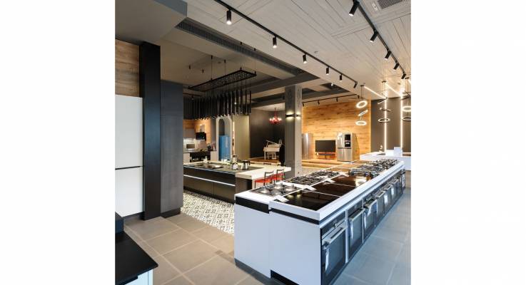 Aménager un showroom professionnel : optimiser l’expérience client et booster vos ventes - Saint-Lô 50000