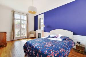 La couleur Very Peri, de Pantone, mise en scène par Tollens