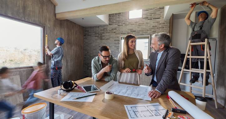 Courtier en travaux, architecte et maître d'œuvre : qui fait quoi dans votre réhabilitation de maison ou d'appartement ?