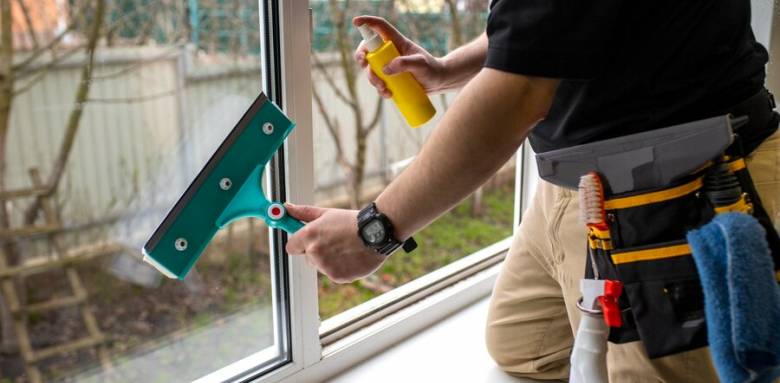 Ajoutez une touche de lumière à votre intérieur avec nos verrières sur mesure.Un design moderne pour séparer les espaces tout en préservant la luminosité naturelle.