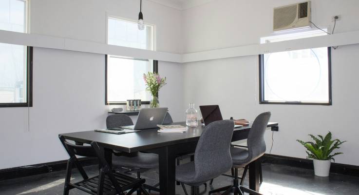 Création d'une salle de réunion moderne et fonctionnelle à Muret 31600