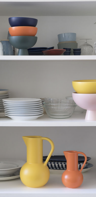 Carafes et saladiers multicolores, Le Printemps