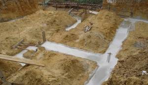 Travaux d'étanchéité lors des fondations d'une maison - Bouc-Bel-Air (13)