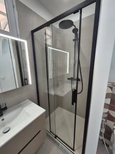 douche italienne à Issy-les-Moulineaux