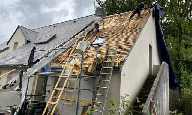  Travaux de rénovation de toiture en cours - Nantes 44
