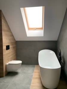 Aménager une salle de bain sous comble