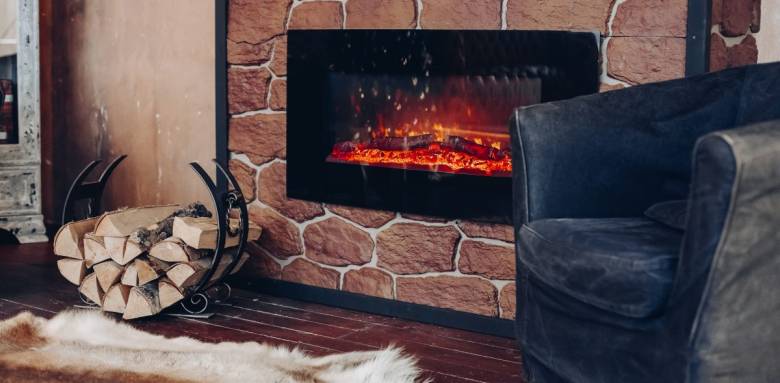 Cheminée avec insert dans un salon