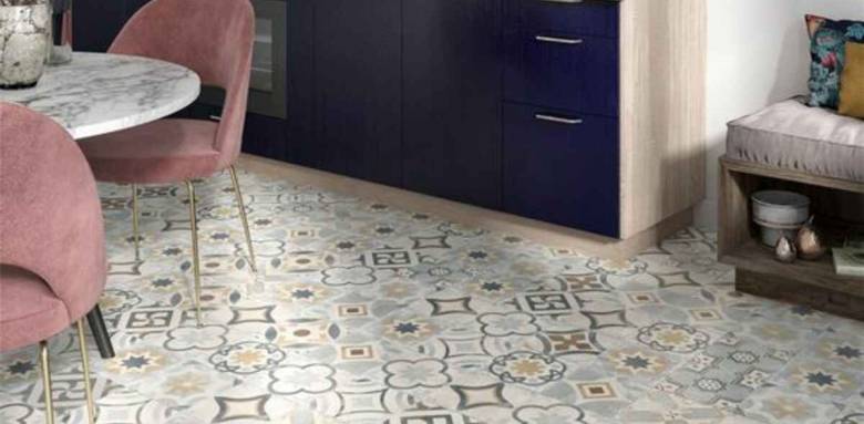 Sol en vinyle style parquet 