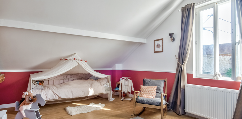 Chambre enfant mansardée au Chesnay