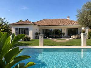 construction piscine cachan