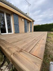 Aménagement de terrasse en pin douglas - Montauban 82