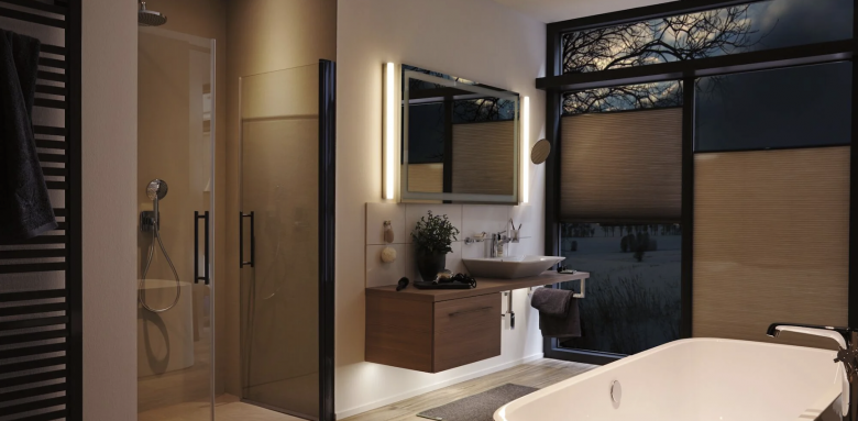 Salle de bain obscure et humide